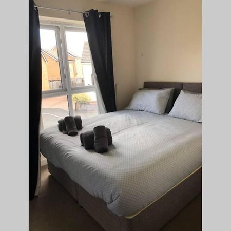 טיפטון Dudley House **Staycation & Contractors** Sleeps 7 מראה חיצוני תמונה