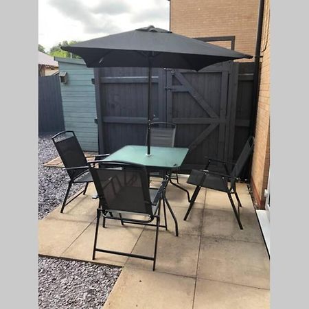טיפטון Dudley House **Staycation & Contractors** Sleeps 7 מראה חיצוני תמונה