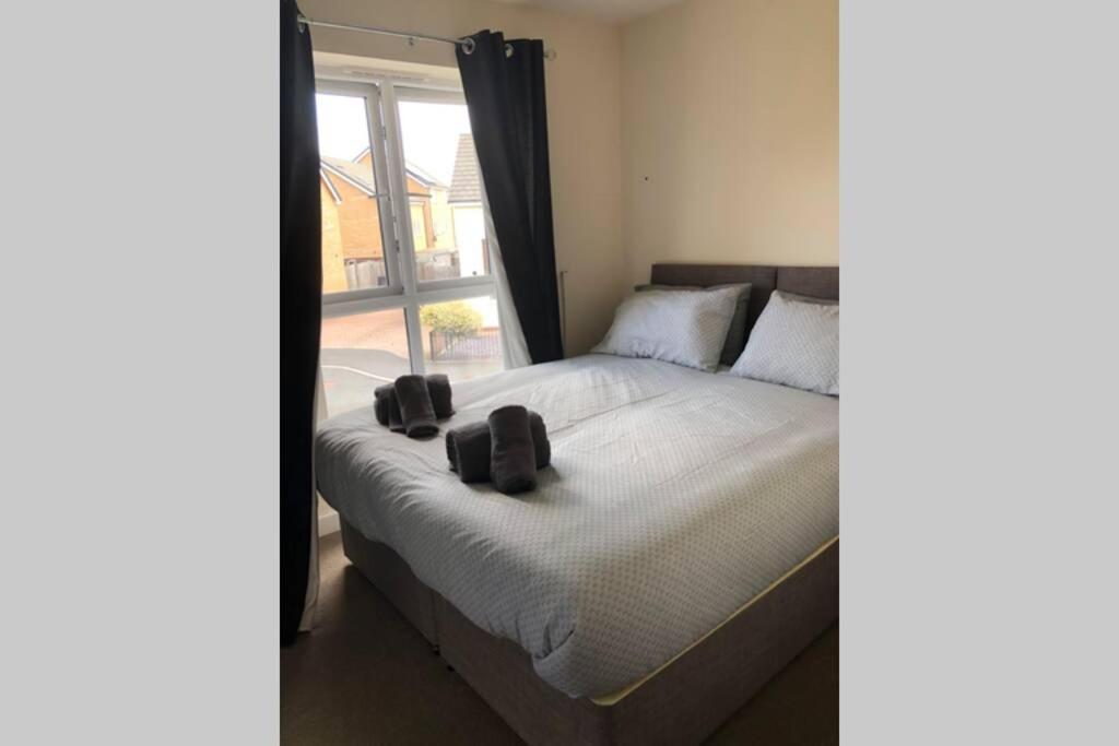 טיפטון Dudley House **Staycation & Contractors** Sleeps 7 מראה חיצוני תמונה