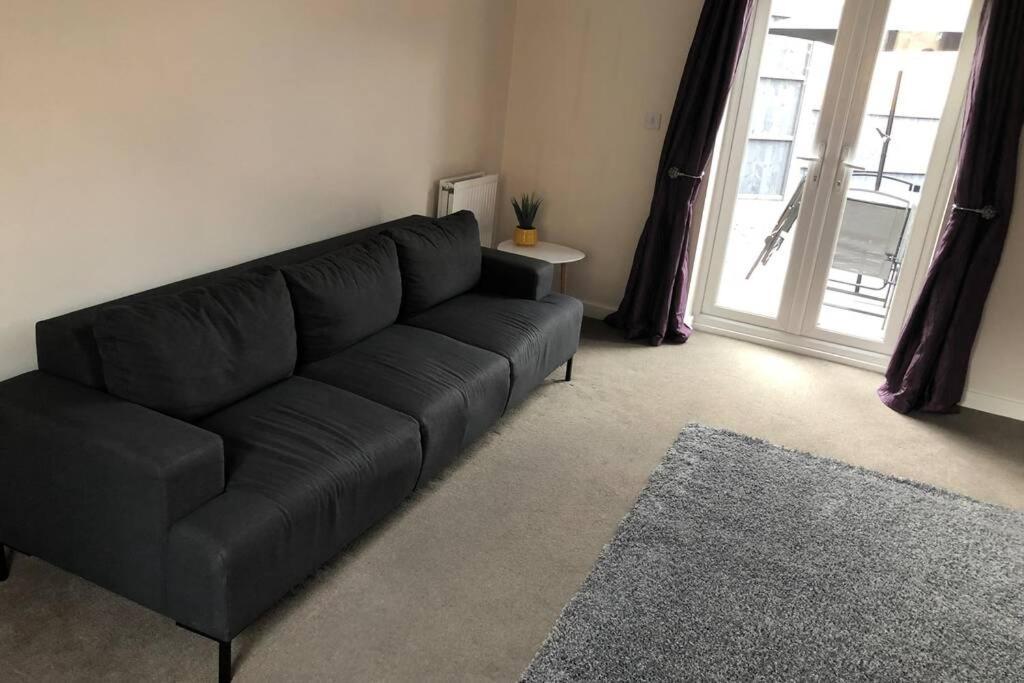 טיפטון Dudley House **Staycation & Contractors** Sleeps 7 מראה חיצוני תמונה